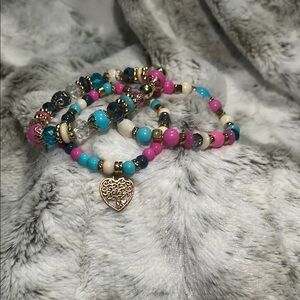 Fashion Colorful Beaded Bracelets with Stretch Design and Metallic Charm